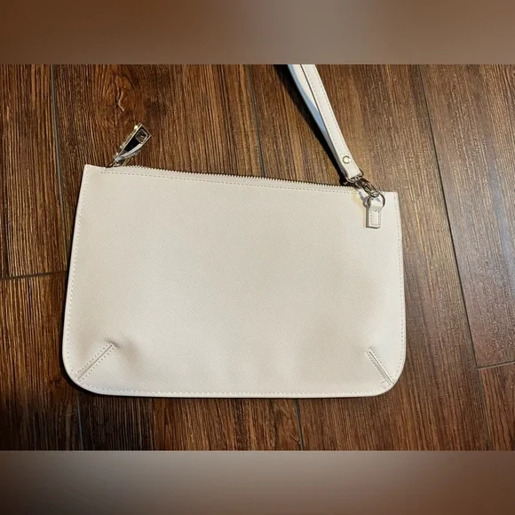 NWOT White House Black Market large wristlet/envelope clutch. - Picture 2 of 9